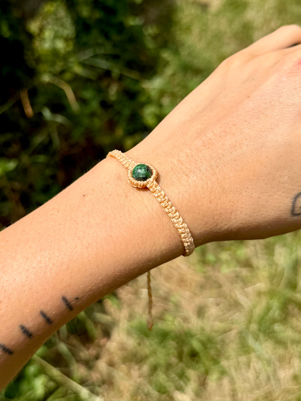 Macrame Bracelet - Ruby Zoisite